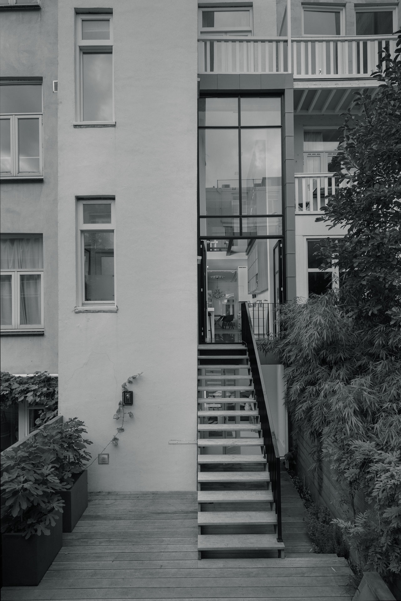 Achtergevel aan de tuin WT Residence Amsterdam — COAST architecten Amsterdam