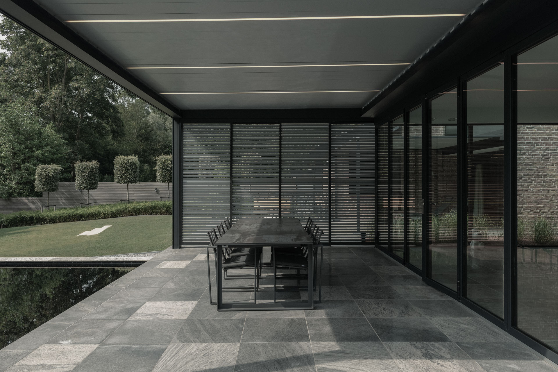 Terras en pergola D Residence Alkmaar — COAST architecten Amsterdam